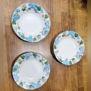 Metlox Poppytrail Sculptured Grape Bowls 7.25" (3)